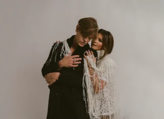 Viktor Norén and Carola Häggkvist Spreading Holiday Joy with «Stjärnorna Lyser För Oss» Viktor Norén & Carola - Photo by Alexander Collin