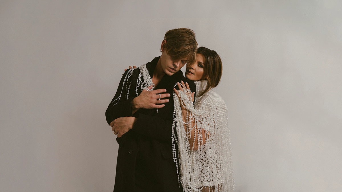 Viktor Norén & Carola - Photo by Alexander Collin